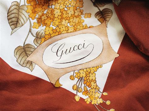 how to authenticate gucci scarf.